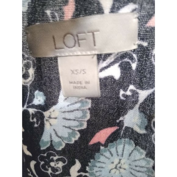 LOFT Women's Black and Floral Open Front Short Sleeve Top Size XSmall - Picture 7 of 7